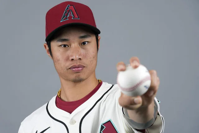 12強台灣新生代王牌左投林昱珉的棒球之路 2 林昱珉以52.5萬美元簽約金亞利桑那響尾蛇隊