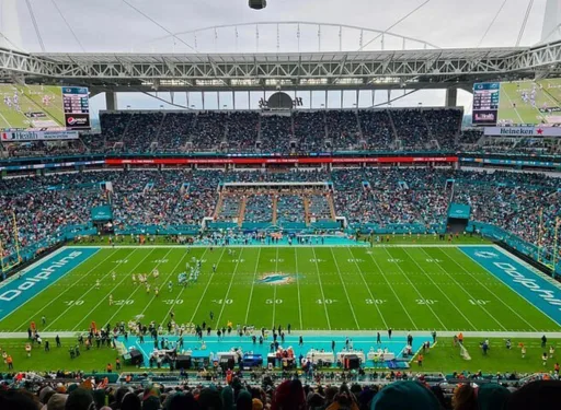 邁阿密-硬石體育場