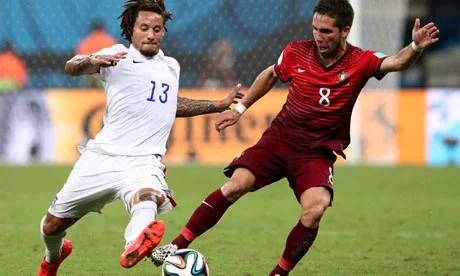 世界盃翻盤奇蹟:7 場逆轉勝,你還記得嗎? 8 世界盃翻盤奇蹟:7 場逆轉勝,你還記得嗎?2014年世界盃小組賽 美國 2vs2 葡萄牙 葡萄牙守住保住晉級希望。