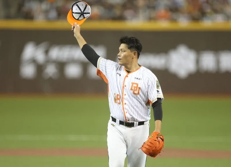 林智勝確定今年球季後引退回顧大師兄生涯精彩時刻TOP5 2 潘威倫