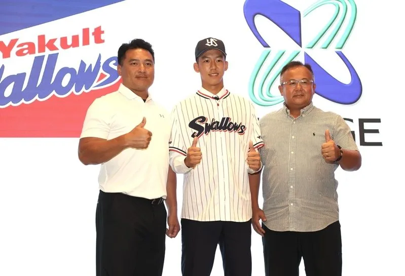 WBC資格賽中華隊名單旅外戰力陸續歸隊、MBM娛樂城帶你一次看 10 徐翔聖簽約照