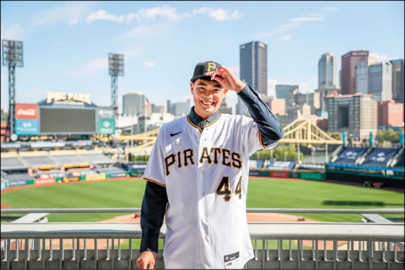 WBC資格賽中華隊名單旅外戰力陸續歸隊、MBM娛樂城帶你一次看 7 陳柏毓簽約照