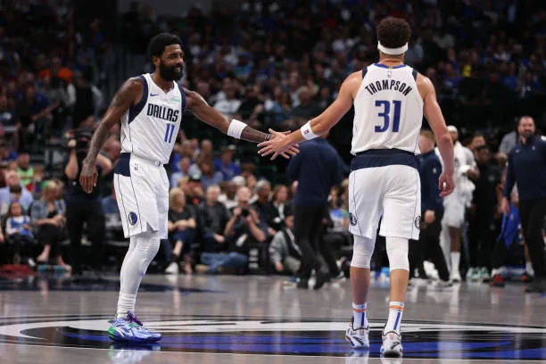 Kyrie Irving和Klay Thompson