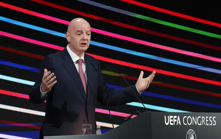 俄羅斯重返世界盃有望?詹尼·因凡蒂諾談和平願景與足球團結力 3 2025年4月3日,FIFA主席詹尼·因凡蒂諾在塞爾維亞貝爾格萊德薩瓦會議中心中表示俄羅斯重返世界盃代表俄烏戰爭的終結。