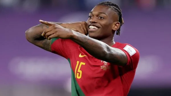 萊奧總是帶著笑容的踢球風格被球迷稱為「微笑刺客」(photo：footballfancast)/金享娛樂城
