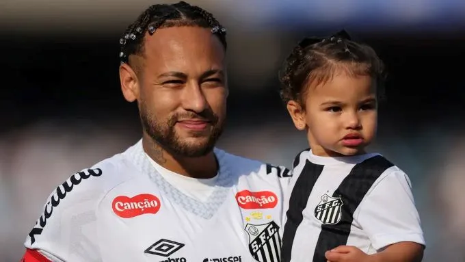 Neymar合約尚未決定!再披國家隊戰袍成變數! 3 內馬爾與他的二女兒海倫娜。(photo/Getty image)